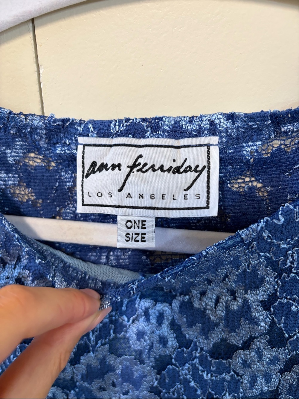 Ann Ferriday Blue Floral Lace Crop Top NWT - Picture 4 of 6